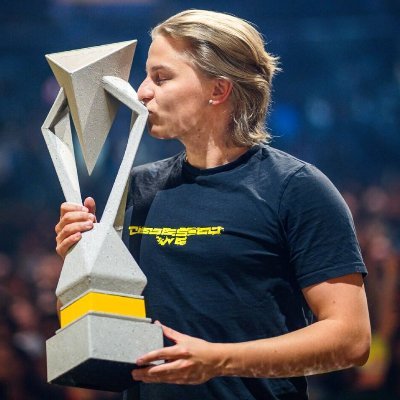 derdych4's profile picture. Daniel Słoma- gracz i założyciel FPS KRAKENS