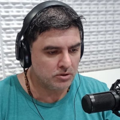 Periodista de Radio Nacional Viedma. Socio de San Lorenzo de Almagro.