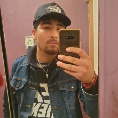 OsvaldoEst1997's profile picture. 