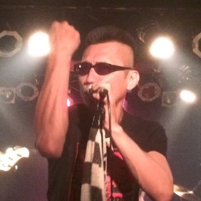 総裁＆THE HYBRIDSでボーカルを担当
国分寺モルガーナでライブイベント「株主総会」を主催しています。