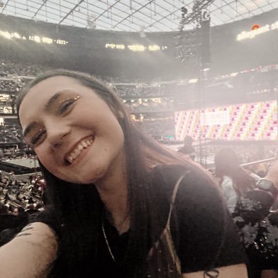 taylor swift enthusiast! ♡ feeling 22! ✦ eras tour vancouver n3! ✦