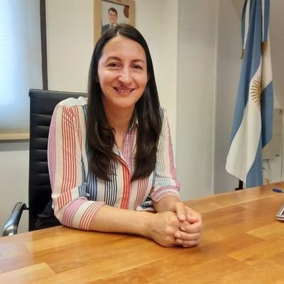 Lic. en Trabajo Social y Profesora.
Actualmente, Secretaria de Género y Desarrollo Comunitario.
Municipio de Río Grande.