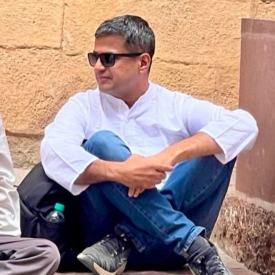 kapilbavad's profile picture. Father, screenwriter, a half marathon runner, vegan, traveler, foodie.
