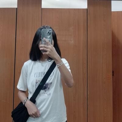 zaramarinas01's profile picture.