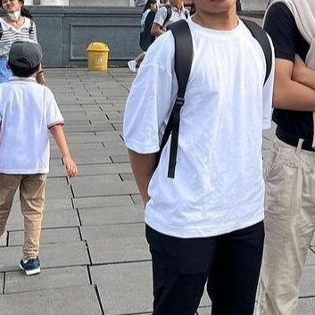 Varryyy's profile picture. burit kanjut