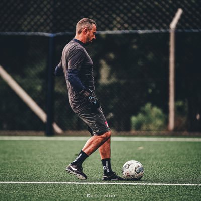 Entrenador de Arqueros Primera División DFC SAD Entrenador de Arqueras Primera División Sub 16 y Sub 19 Defensor Sporting Femenino.