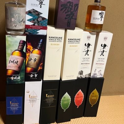 ただの酒飲みほぼアルコールの生活。ウイスキー🥃に日本酒🍶たまにビール🍺 ジン飲んだりもする。DIRENGREY、kein、deadman、Laputa、Lamiel聴いたり。サッカーと高校野球も好きだったり。