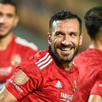 عمرى ما احب غير الاهلى ولا فى غيره يفرحنى 🦅♥️
لو كل الدنيا ضده .. هافضل أحبة بجنون
يوم نصره ليا عيد .. عمري ما هكون بعيد  
يوم ما ابطل اشجع .. هكون ميت اكيد