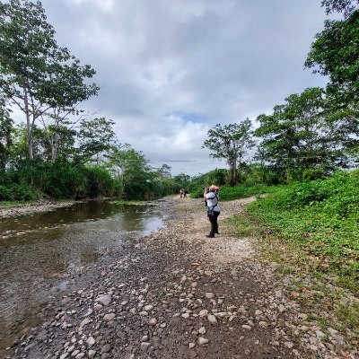 Geógrafa de Profesión, amante del Medio Ambiente, la cultura, la historia y de las buenas vibras que transmites a la vida! 
Viva el ♪Reggae♪Roots♪Rock!