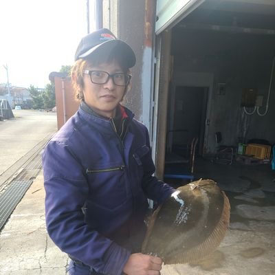 中村　竜綺　26歳　
長崎県南島原市の漁協職員です🐟
漁業の6次産業化を進めるために
水産加工場を建てます🏭
インスタでは漁師さんが魚を獲るところから
加工して食べるところまで投稿していきます🌊
漁業の環境をみんなで良くして行きましょう✨️