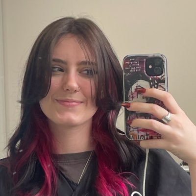 22 | fall out boy enthusiast | baddingtonbear on tiktok | journalist | digital marketing