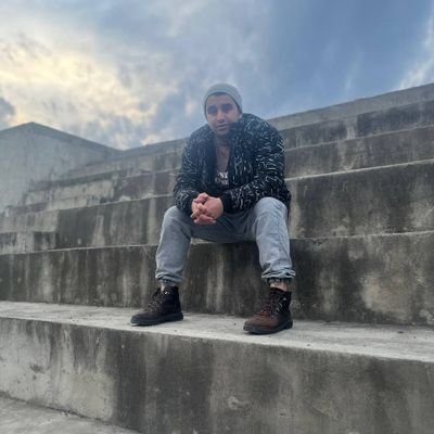 بین درختان که به اَره میگفتن تقدیر
حرکت تو پوزخنده بی ریشگی شد