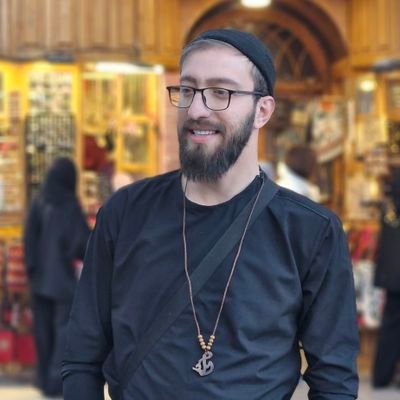شعر...(محزون)
نویسنده،کارگردان و بازیگر تاتر.
تهیه کننده