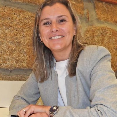 Secretaria Xeral da AM do PSdeG-PSOE de Ourense.  Concelleira e Voceira no @OurenseConcello.  Mestra. Nai. Feminista. Republicana