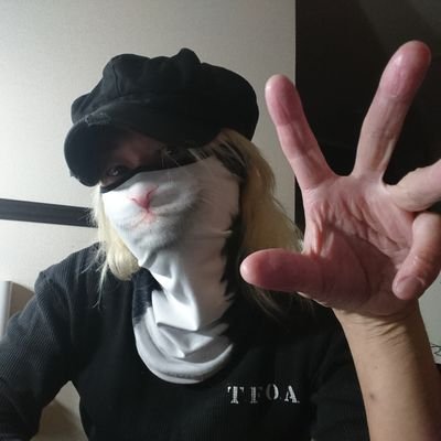 whitecat_mask Profile Picture