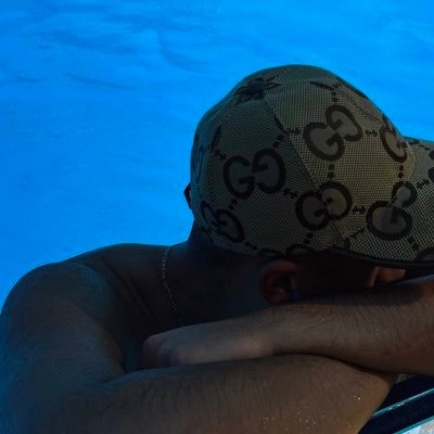 welcometobinks's profile picture. 8 snap minimum