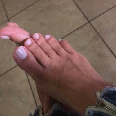 Em terra de rainha meu tapete é seu corpo 👣❤️ Pés 35/36 👣. 🇧🇷