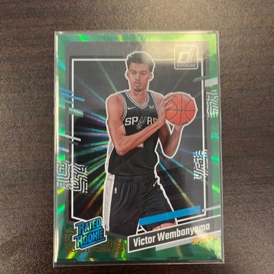 Miami sports card collector looking to trade, buy and sell cards. DM if any questions