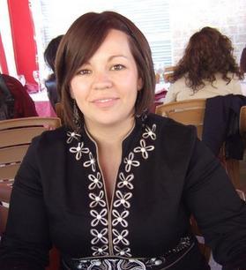 Trimadre. Maestra de Primaria en #mdpcieza, apasionada de las TICS y sin dejar de aprender de los niños.