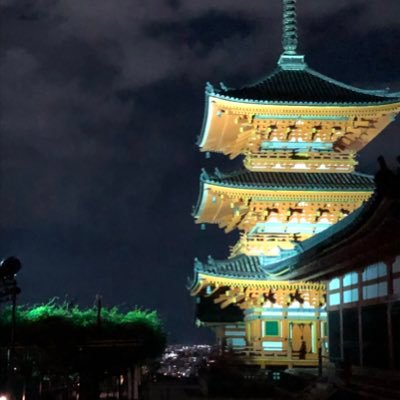 ・土日は基本的に仕事 ・大阪の東あたり住みのオジ ・妻とは10年セックスレスのむしろ童貞戻り ・週2〜3京都 月1名古屋 ・ 動物占いのプロ資格持ち。 ・趣味のサーフィンは雪降る中も入るオールシーズン行くタイプ
