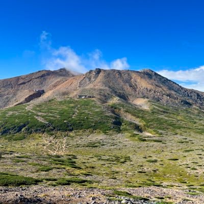 登山未経験者大歓迎！ハイキングからアルプス縦走・クライミングまで幅広く活動しています。興味を持たれた方は、お気軽にDMでお問い合わせ下さい♪ちなみに登山部ではなく「山岳部」です😆 #大教大 #大教新歓 #大阪教育大学 #大教 #春から大教  質問箱:https://t.co/mrMrcQFkQ1