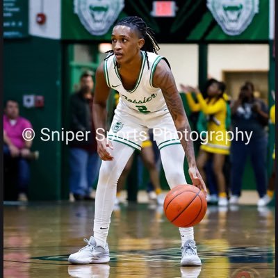 c/o 2025 | 5’10 PG/SG 🏀 | Bossier High School 💚| Xpress❤️🖤| 1x state championship