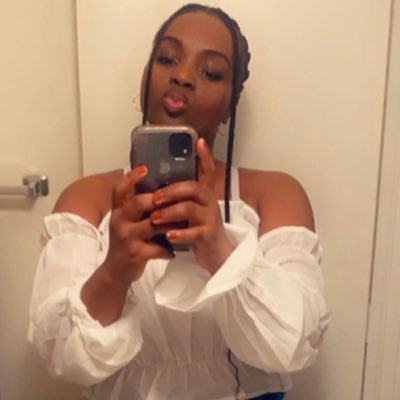 Esther73559180's profile picture. 