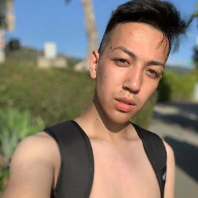 Asian Alaskan pussy 🇵🇭🇮🇹 | pronouns: he/him/hole | click the linktr for all my links https://t.co/IrQC8iscYn