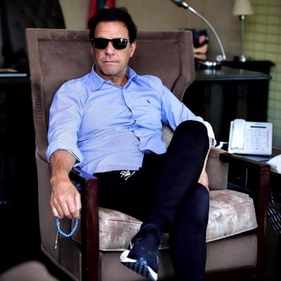 KhalidHus3000's profile picture. Hard-working
اپنے لمحے--سنوارنے کے لیے!!!
میری صدیاں بگاڑ دی تم نے!!!