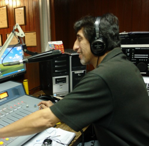 LOCUTOR DE RADIO: RADIO VANGUARDIA, LA VERSATIL, METRO STEREO, STEREO 92, STEREO SCAN, CADENA CUSCATLAN,ACTUALMENTE DIRECTOR DE RADIO SALVADOREÑA.