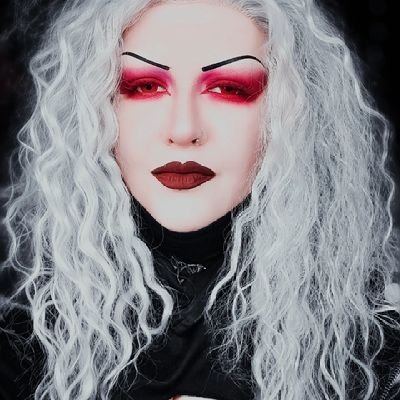 Makeup & Masks
Makeup artist specialising in makeup for stage performance 
Former Makeup Artist for Agonoize & Massive Ego