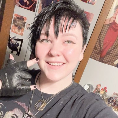 💖Capri, 27, queer 💖OWU: Medieval Studies & Art History BA 💖University of York: Medieval Studies MA 💖University of Illinois: MLIS 💖Currently: Work 💪🏻