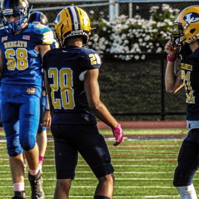 LHS 26🎓| 🏈🏃🏽‍♂️| CT🚙RI | OLB, RB, CB | 5’9 | 145lbs| Contact: 8609346418 or Robinsonl@ledyard.net