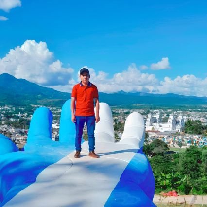 Hello 👋🏻,  mi name is Yovany. 
I am from Guatemala 🇬🇹 
nice to meet you 🤝😊
