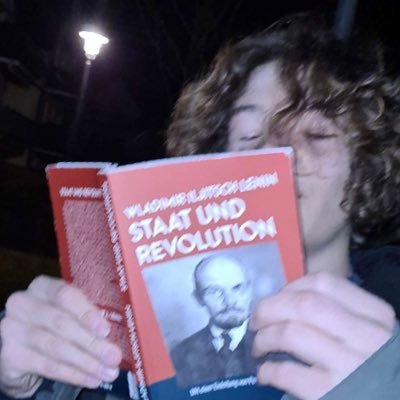 „Ich liebe Linux, Lenin und die DDR!“| Free Palestine! 🇵🇸|He/Him|Mastodon: @robinius@det.social