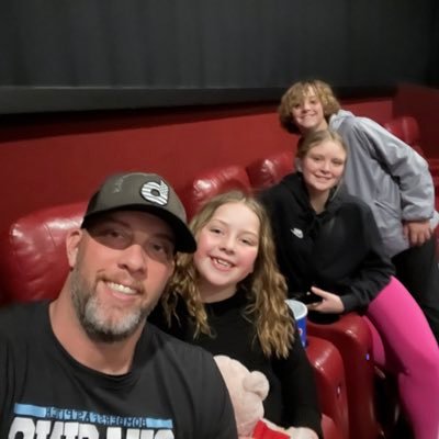 Head Coach of the Missouri Bombers 18u Gold, Head Coach St. Louis Chaos Gold 10u. Dad of 3 amazing kids!