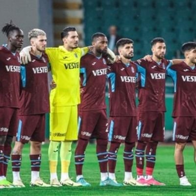 Trabzonlu. Emekli İngilizce Öğretim Görevlisi. Muğla'da yaşıyor.