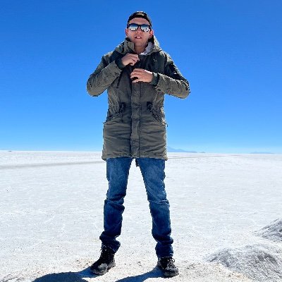 Politólogo. Profe. Podcaster. Disidente. Stronguista. t.