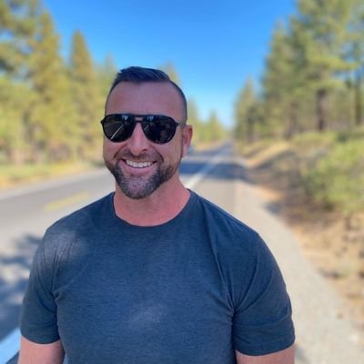 FrancisIrving8's profile picture. CEO of my life😇
📶Professional Account Manager❤️