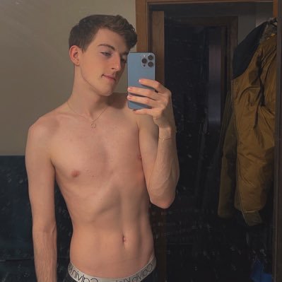 #NSFW. just another twink looking for fun👅DM for requests. Virs and Bi