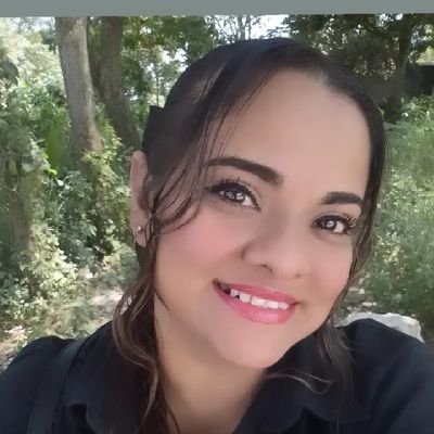 Arquitecta, Cantante, Guitarrista, Repostera, Artesana...