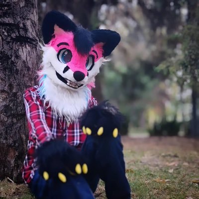 Mexico 🇲🇽 | lvl 21 | en/sp/de | Pink Femboy Fox | 🏳️‍🌈 | Software Engineer (soon)/ Programmer | 🐾 Paw Inspector 🐾 | Love of my life: 💖 @JairelSuperBRR 💘