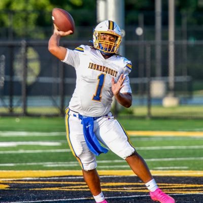 Class of 2025// 5’10 QB// Irondequoit Highschool  NCAA ID: #2401207952