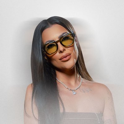 cantoranaclaraa's profile picture. Cantora e Compositora ✨ | Pré-save "Eu, Você e Deus": https://t.co/LWISoXk27c