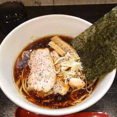 神奈川在住の46歳男。
一人で食べに行くのが多く休みはほぼラー活
ラーメン大好きなのでお気に入りのとこチェックします❗ラーメン以外でも⭕
プロ野球、競馬、歴史関連（特に戦国時代）
時事ネタなど興味アリ
時間によってフォロー遅くなる時ありますがご了承下さい❗🙇
仲のいいフォロワーさん以外DM❌