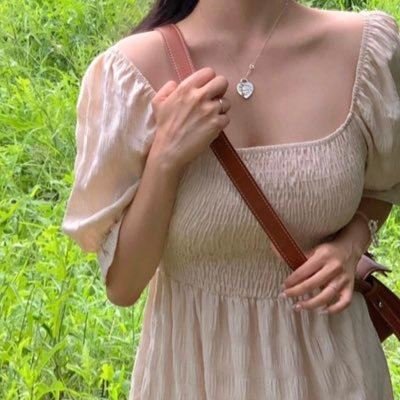 アラサーのママ活女子です/投資で稼いだお金で裏垢男子くんたちを応援しようと思います/お金と時間と性欲が有り余ってます/よかったら一緒に遊んでくれませんか？DMしてくれたらうれしいな…