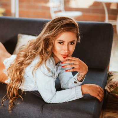 Hello there!
I'm sure I'll be your favorite girlš„°š„°, if you want to talk with me u know where to find me š