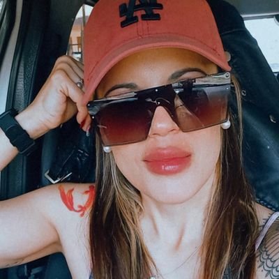 SoleLabro's profile picture. «Lo que sucede es lo que es y lo que hacemos con ello es lo que somos».
 Mamá de 3.
Taurina ♉
FeelFreeliana ✌🏼La Patria es el otro.