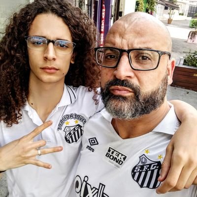 Pai do @EricMouraTjs, apaixonado pelo Santos FC, Thrash, Heavy, Punk Rock, Hardcore, Ateu, esquerda, 4 doses tomadas.
biroliro na cadeia!
#SDV só esquerdistas