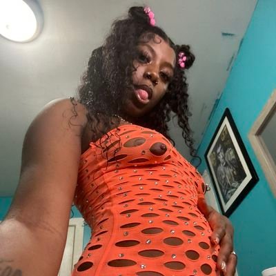 meetup queen💦 dm for prices no deposit no meet_simple💁I only respond if it about💰for menu yes I do facetime nth for free I need my fee& sex toy